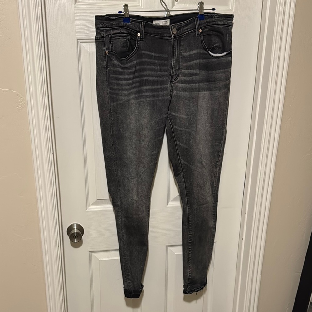 BKE Black Skinny Jeans with Distressed Look
